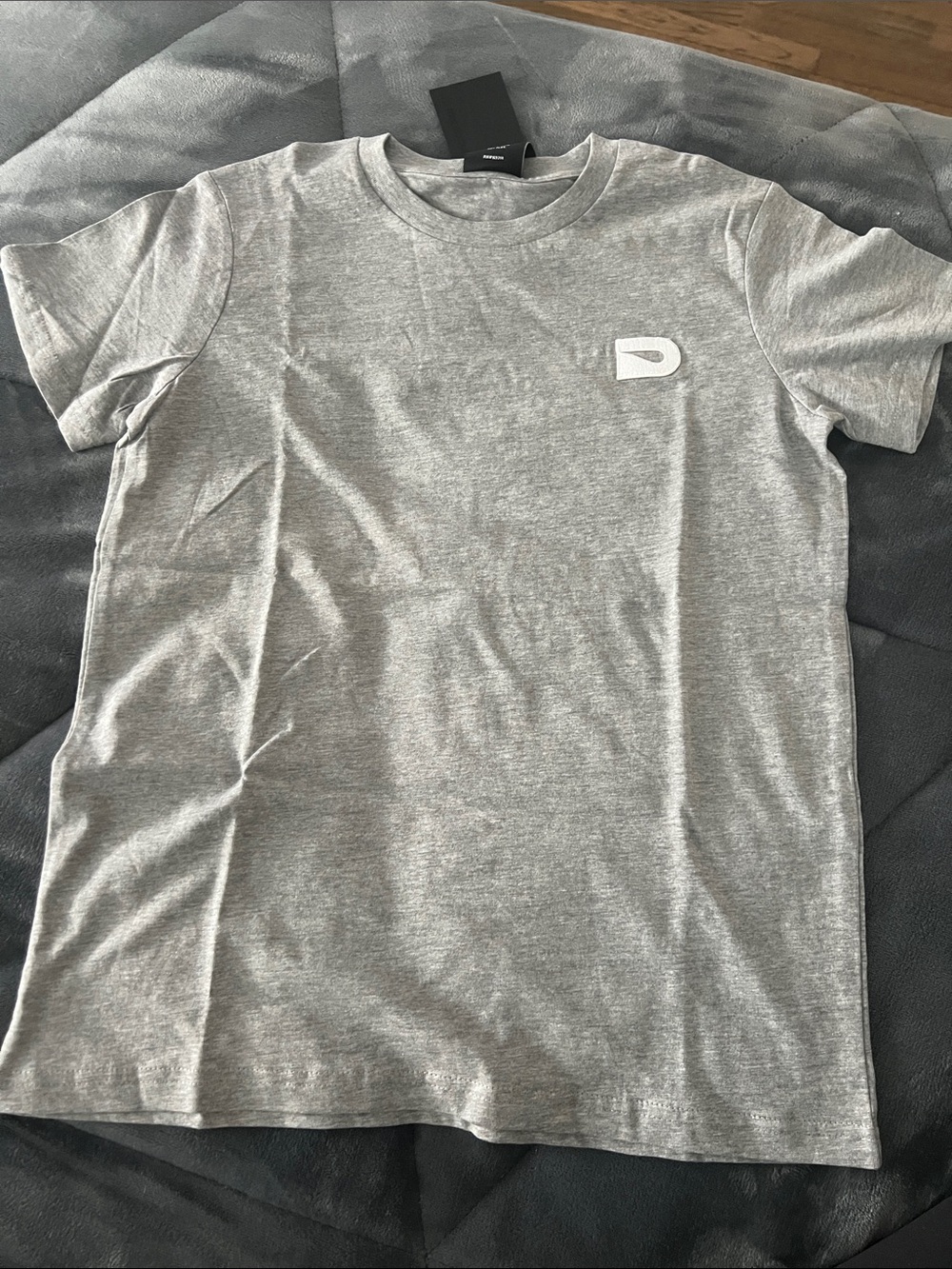 NWT The Drip Shop Youth Medium  Heather Gray Crew Neck T-Shirt